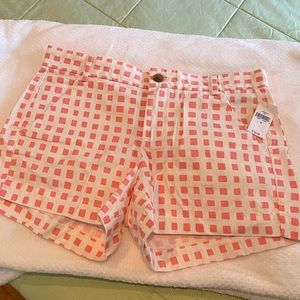 NWT Gap Patterned Khaki Shorts